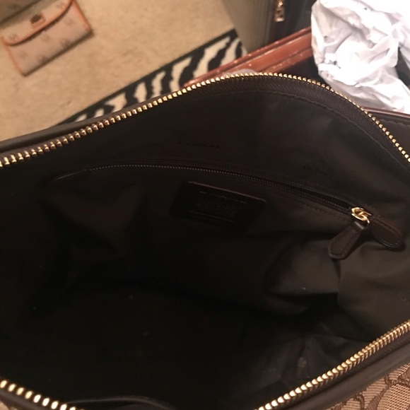 Coach Signature Duffle - Picture 5 of 6